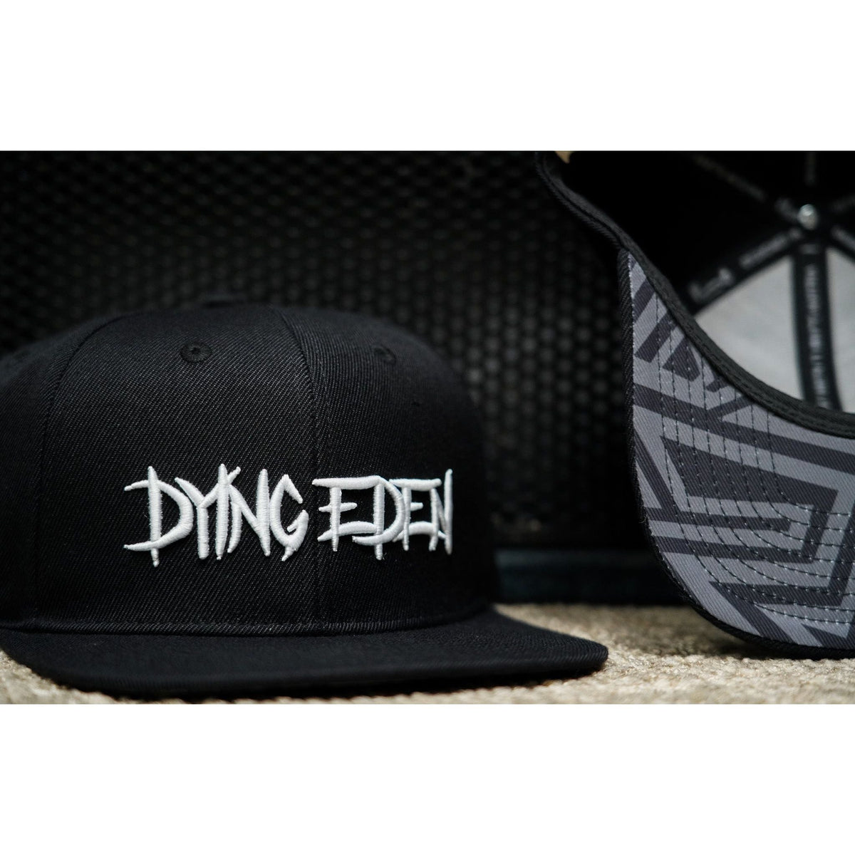 Phieres X DyingEden Omen Black Bild 6